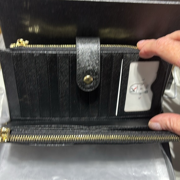 NWT Khyul RFID black wristlet - Picture 2 of 3